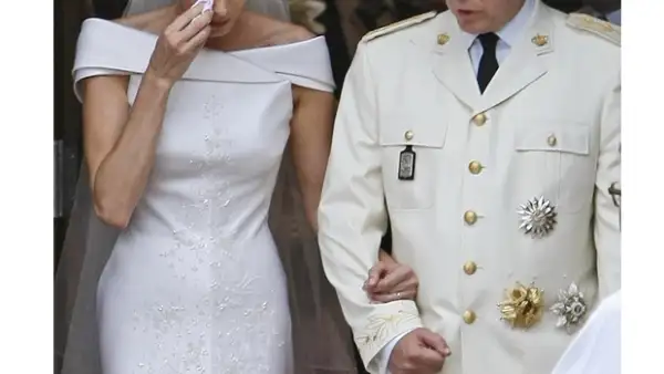 Un vestido de novia Giorgio Armani, argollas Cartier de 18 kilates, más de 800 invitados, sólo por mencionar algunos datos del enlace más esperado en la ciudad monegasca.