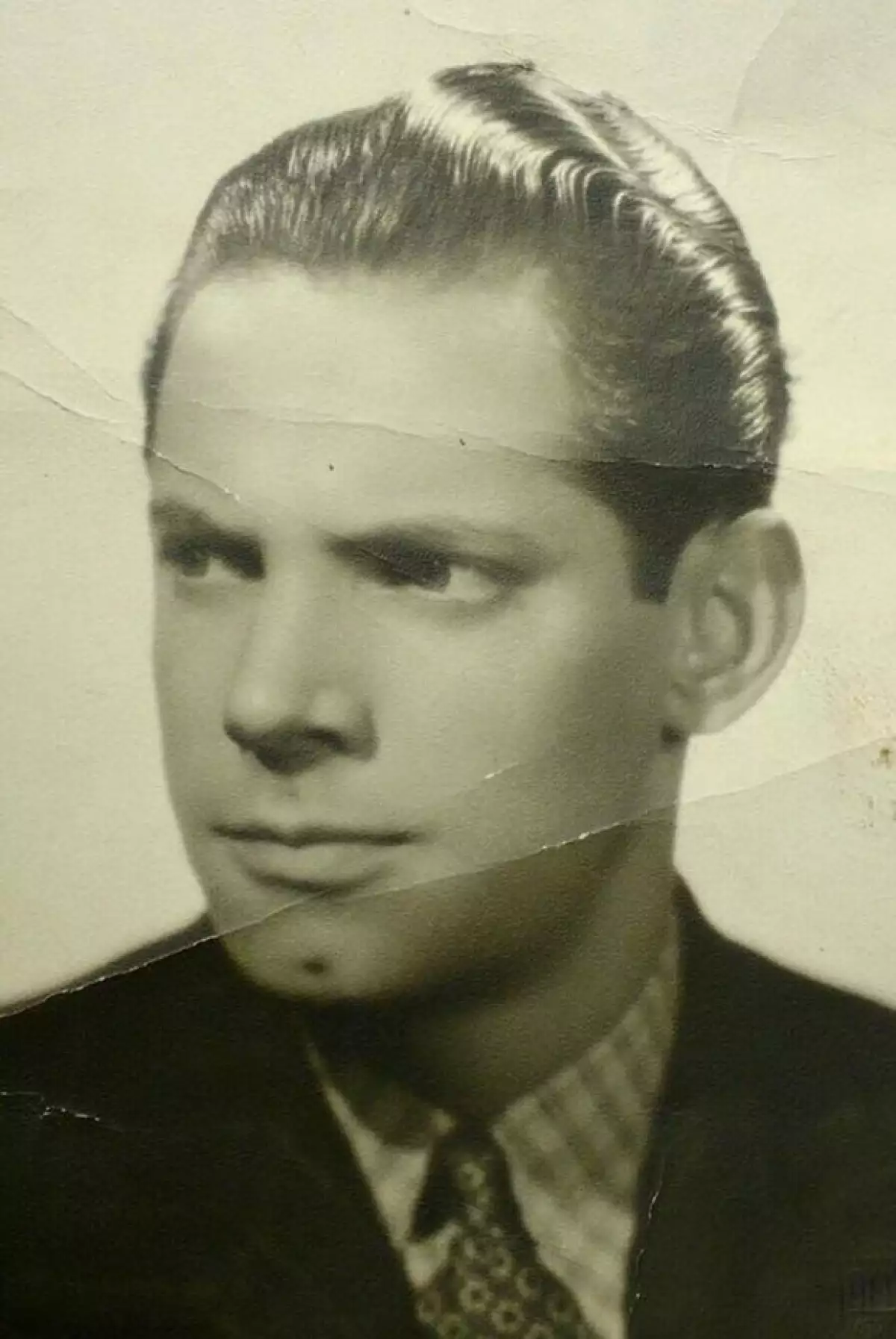 El comediante dedicó un mensaje a su padre, Eugenio González Sánchez de Tagle, quien falleció un 14 de febrero de hace 30 años.