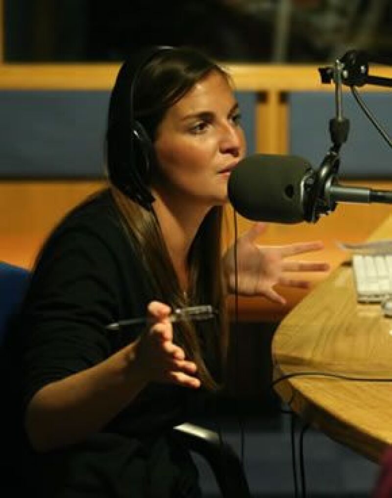 Las conductoras estrenaron su nuevo programa de radio. Sus planes para este año: Angie casarse, y Olivia más familia.