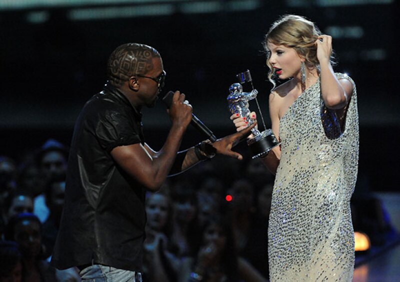 En 2009, Kanye interrumpió a Taylor Swift en los VMAs.