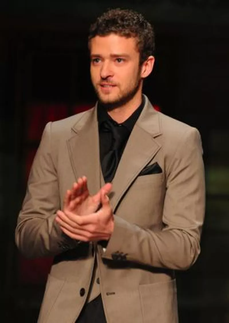 El actor y cantante presentará oficialmente su marca "William Rast", con diseños creados por él para la temporada Otoño-invierno 2009, en la Semana de la Moda en Nueva York.