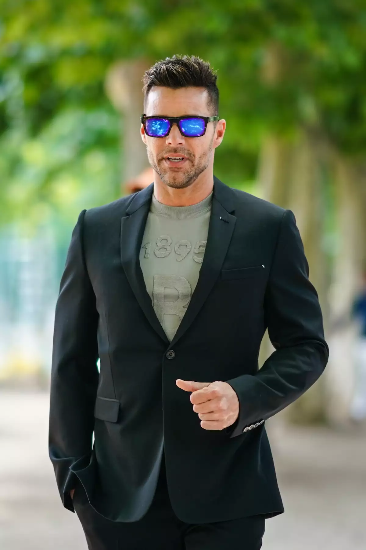 Street Style : Paris Fashion Week - Menswear Spring/Summer 2020 : Day Four