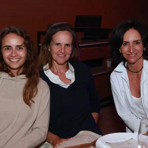 Lucía del Villar , Mariana Ortiz y Renatta Chain 