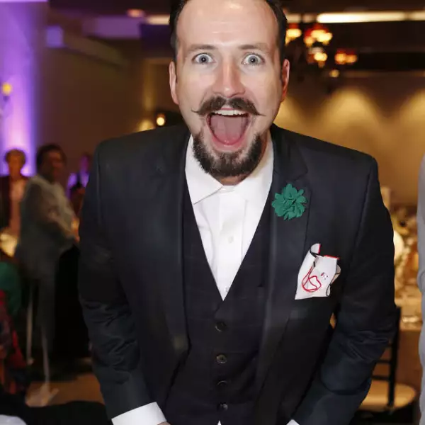 Juanchi Torre estaba más que feliz por la boda de su hermanita.