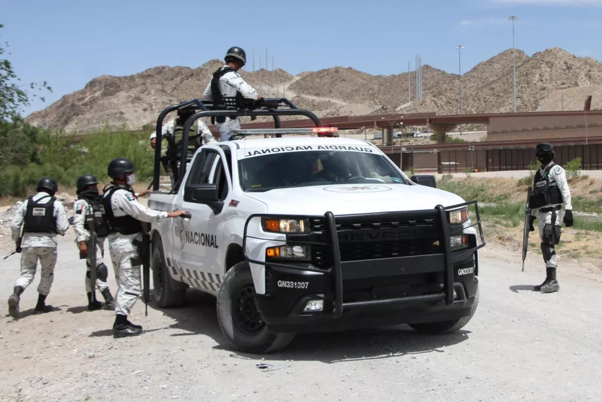 Roban en Guanajuato tráileres con cartuchos