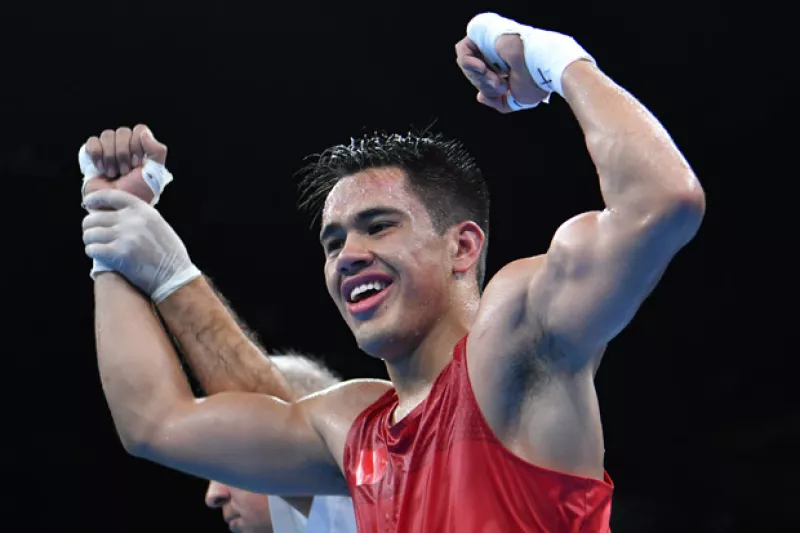 El púgil Misael Rodríguez tendrá en su cuello por lo menos el bronce luego de vencer este lunes por decisón unánime (triple 28-27) al egipcio Hosam Abdin en la categoría de -75 kilogramos.