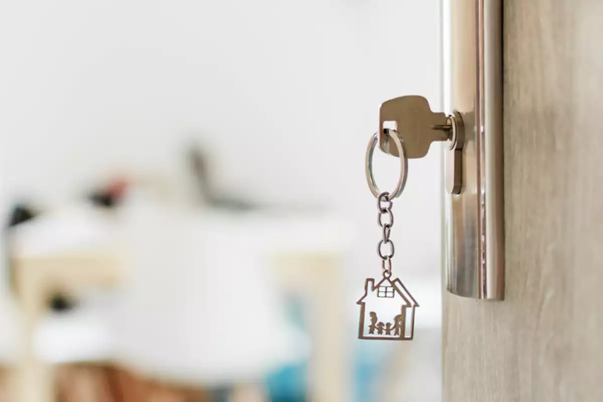 La entrada de una vivienda recién comprada.
