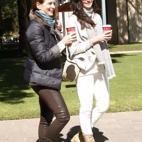 Jimena Serrano,Mónica Aziz