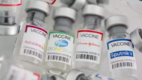 ¿Es seguro y eficaz combinar vacunas contra COVID? (Frascos de las diferentes vacunas, AstraZeneca, Pfizer, Sputnik V, johnson & johnson)