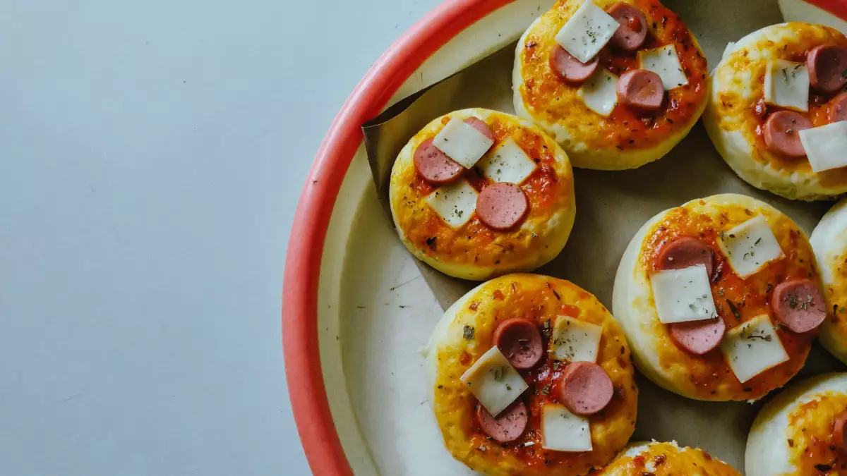 Delicious,Homemade,Mini,Pizza,Suring,Againts,White,Background.