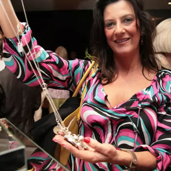 Joyeria diseñada con botones