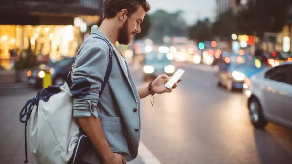 Cabify busca enganchar particulares.