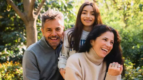 Eugenio Derbez, Aitana y Alessandra Rosaldo