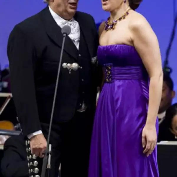 También se escucho `La Marcha de Zacatecas´, considerado el segundo himno mexicano, mismo que Plácido Domingo cantó a dúo con la soprano argentina Virginia Tola.