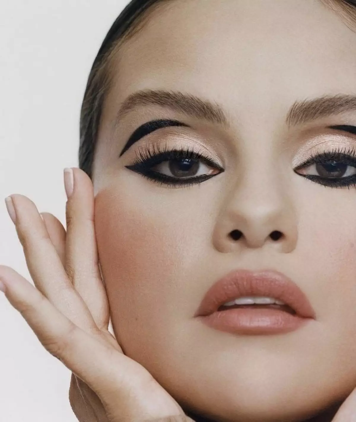 Selena Gomez delineador 