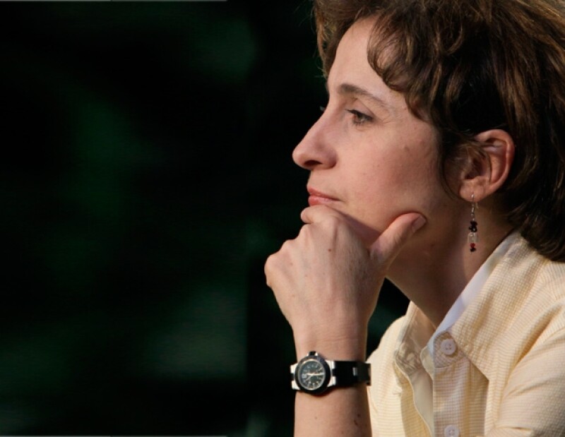 Carmen Aristegui se incorpora en el mundo de la información noticiosa a través de las redes sociales.
