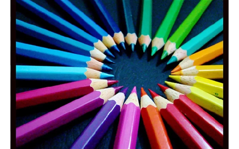 Antes de adentrarnos en el tema de tus posibilidades te doy un tip: trata de utilizar como máximo dos colores que combinen, la idea es lograr que todo se vea armónico y lucidor.