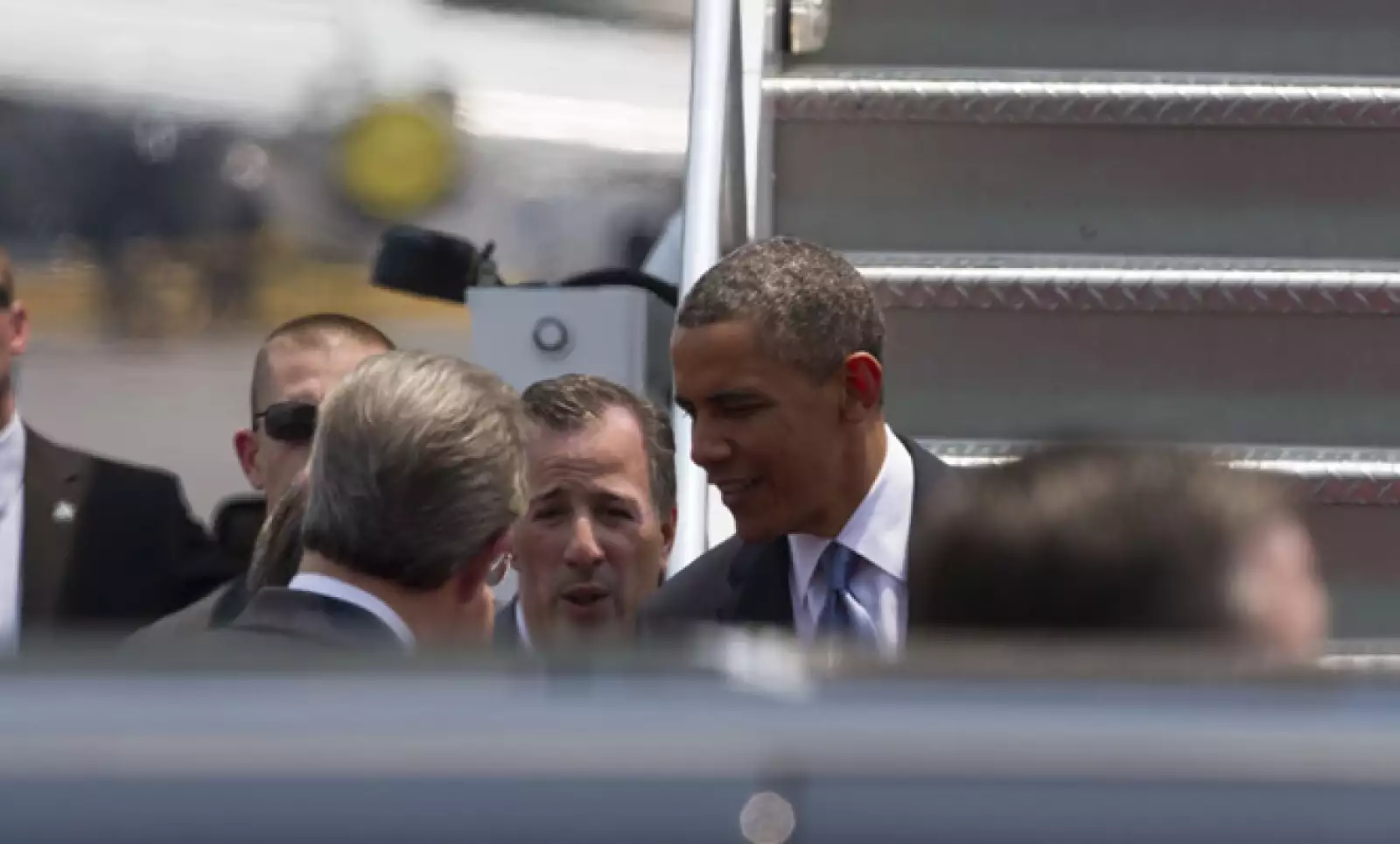 Barack Obama fue recibido en el Hangar Presidencial por el canciller José Antonio Meade.
