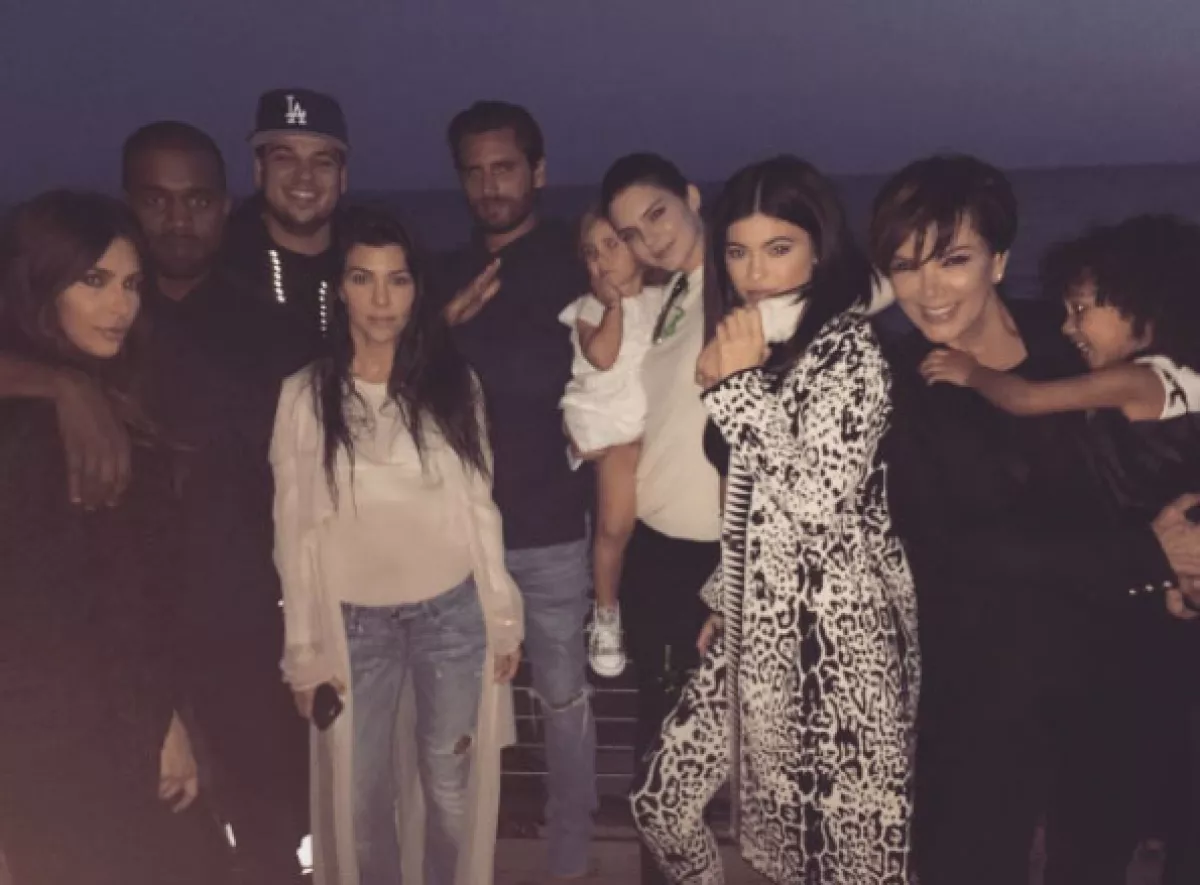 La semana pasada Rob celebró su cumpleaños junto a su familia, pero en el festejo no estuvo presente Blac Chyna.