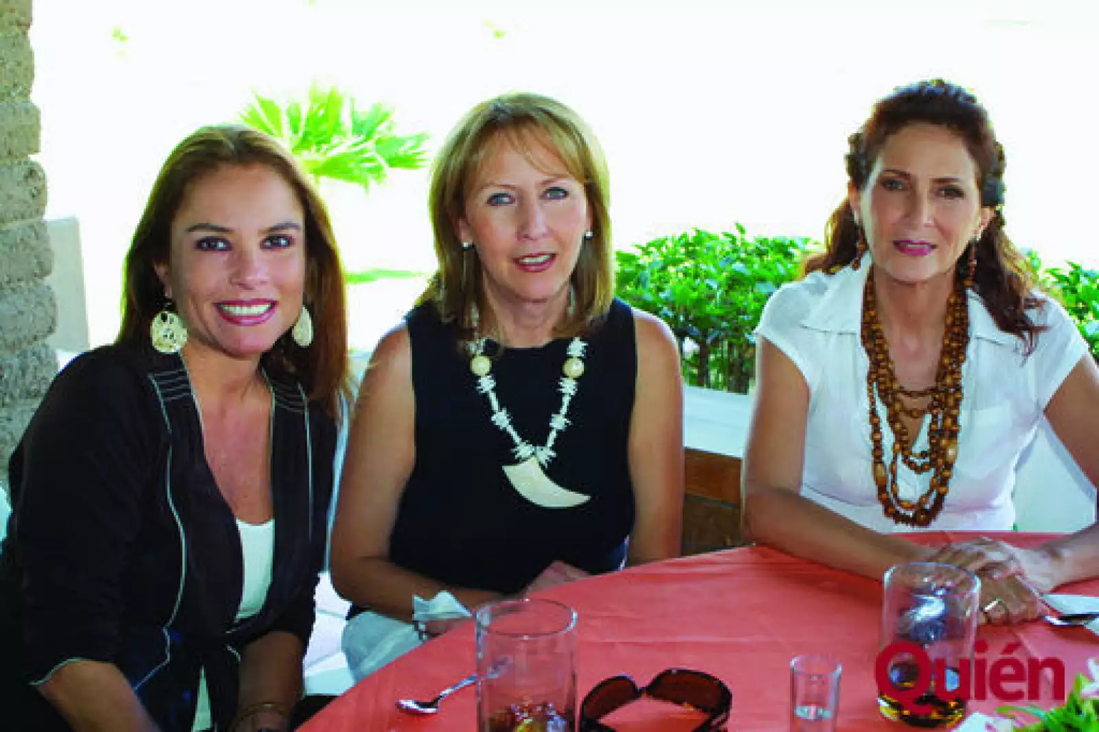 Mónica Salmón, Gina González Paúl de Urrea, Patricia Urrea