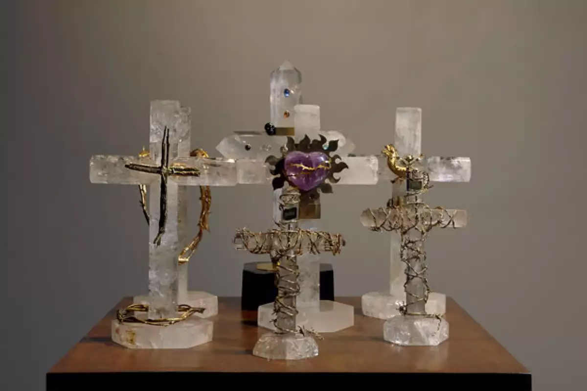 Crucifijos de cristal de roca.