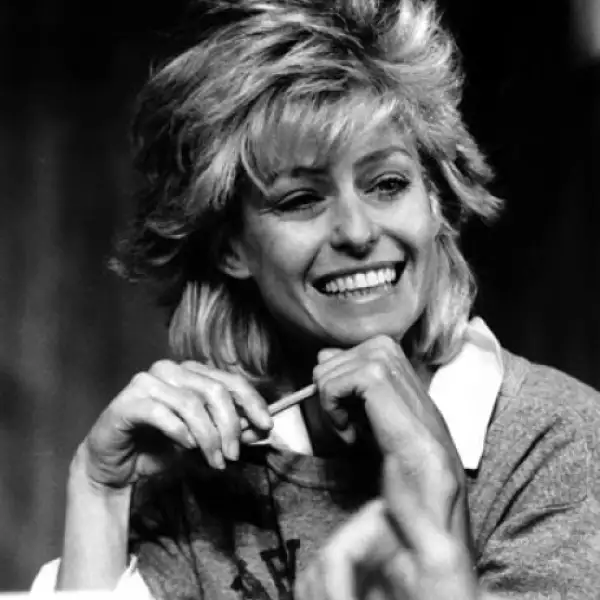 Para la obra de teatro Extremities, en Nueva York, se cortó el pelo, aunque el cambio no duró mucho tiempo.