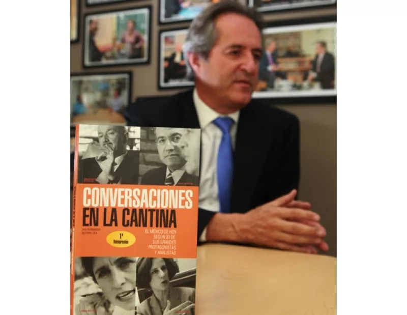 El político conversó con grandes personajes de la política mexicana actual en dichas cavas populares para realizar su último libro.