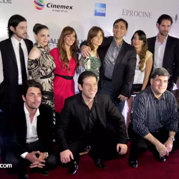 Elenco de 180 Grados