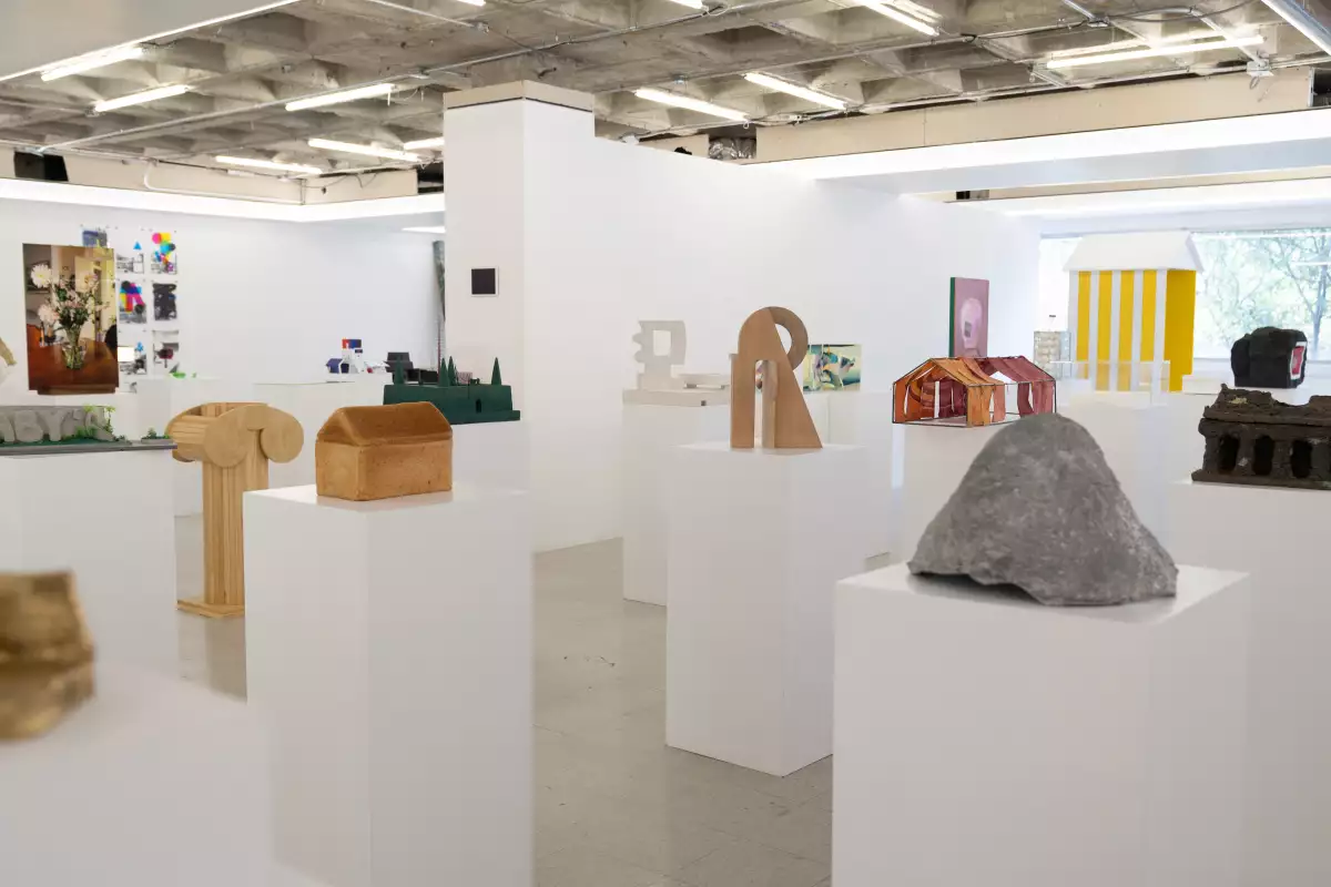 La exhibición “Casa Ideal” expande las fantasías domésticas en posibilidades