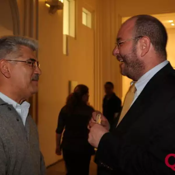 Carlos Ruiz, Sergio Vela