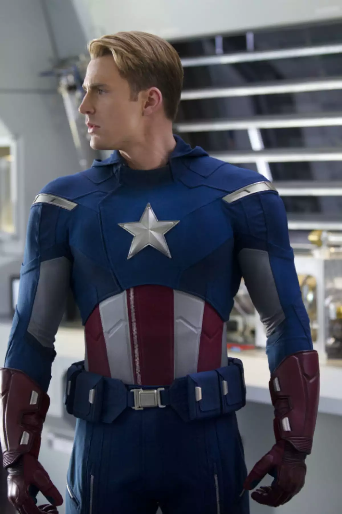 Chris Evans tuvo que aumentar masa muscular para interpretar al héroe favorito de los Estados Unidos, el Capitán América.