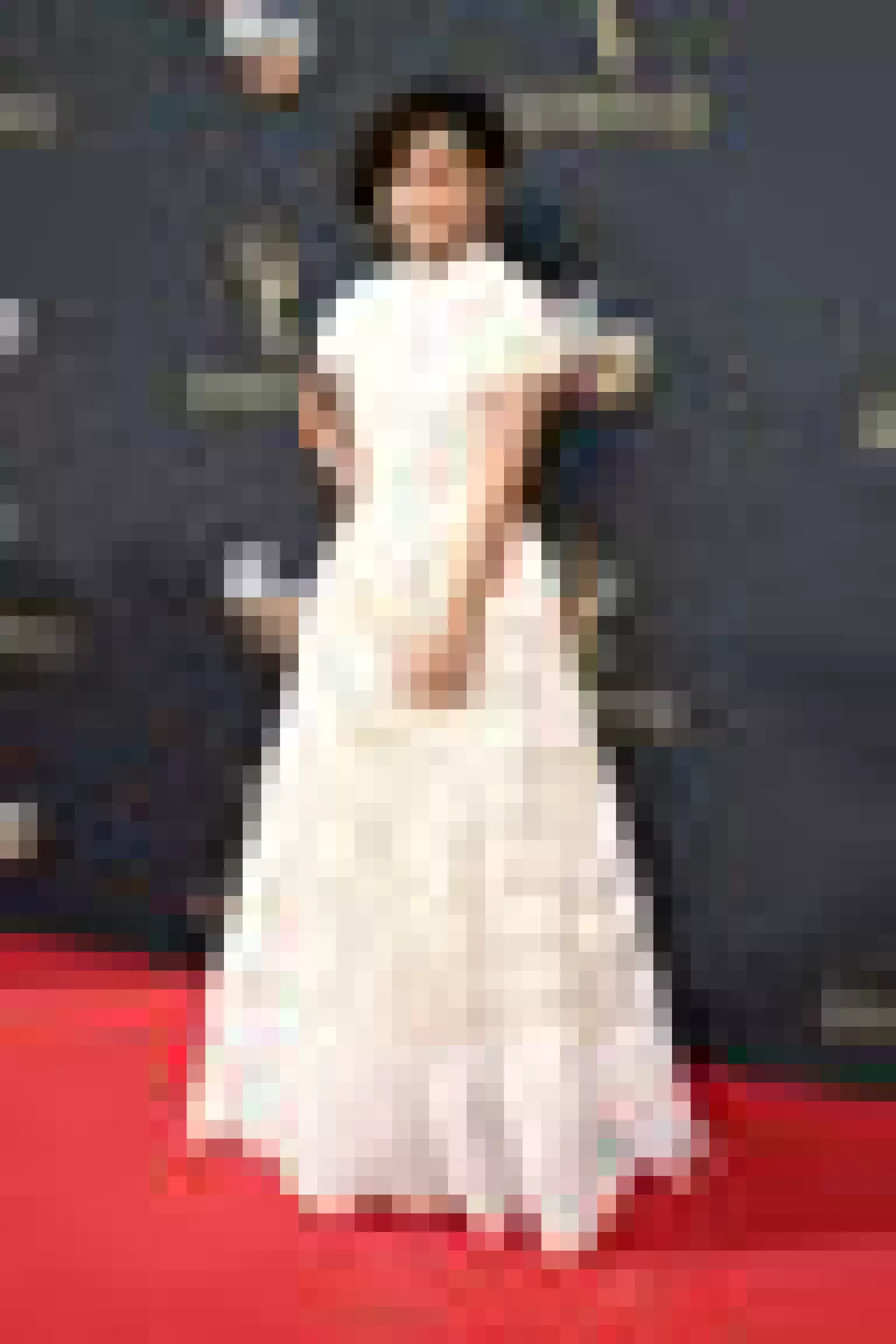 Sarah Hyland presumió su joyería Lorraine Schwartz.