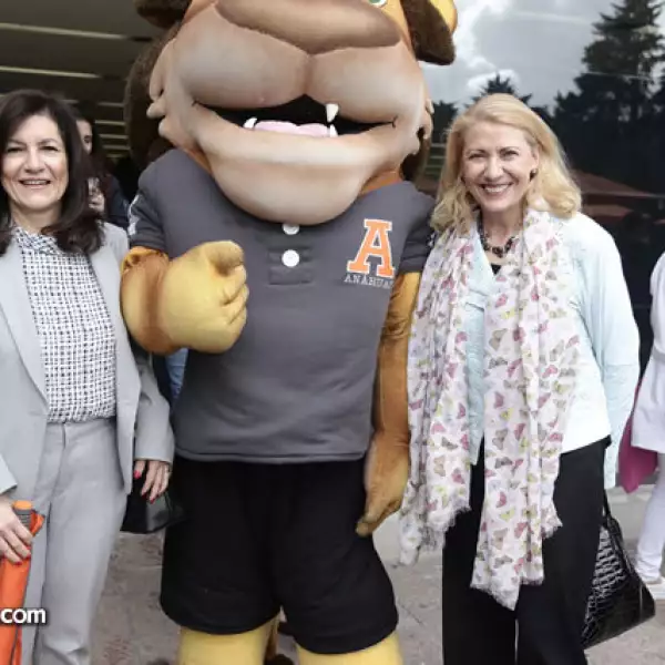 Oliva Sánchez y Luz Dávalos