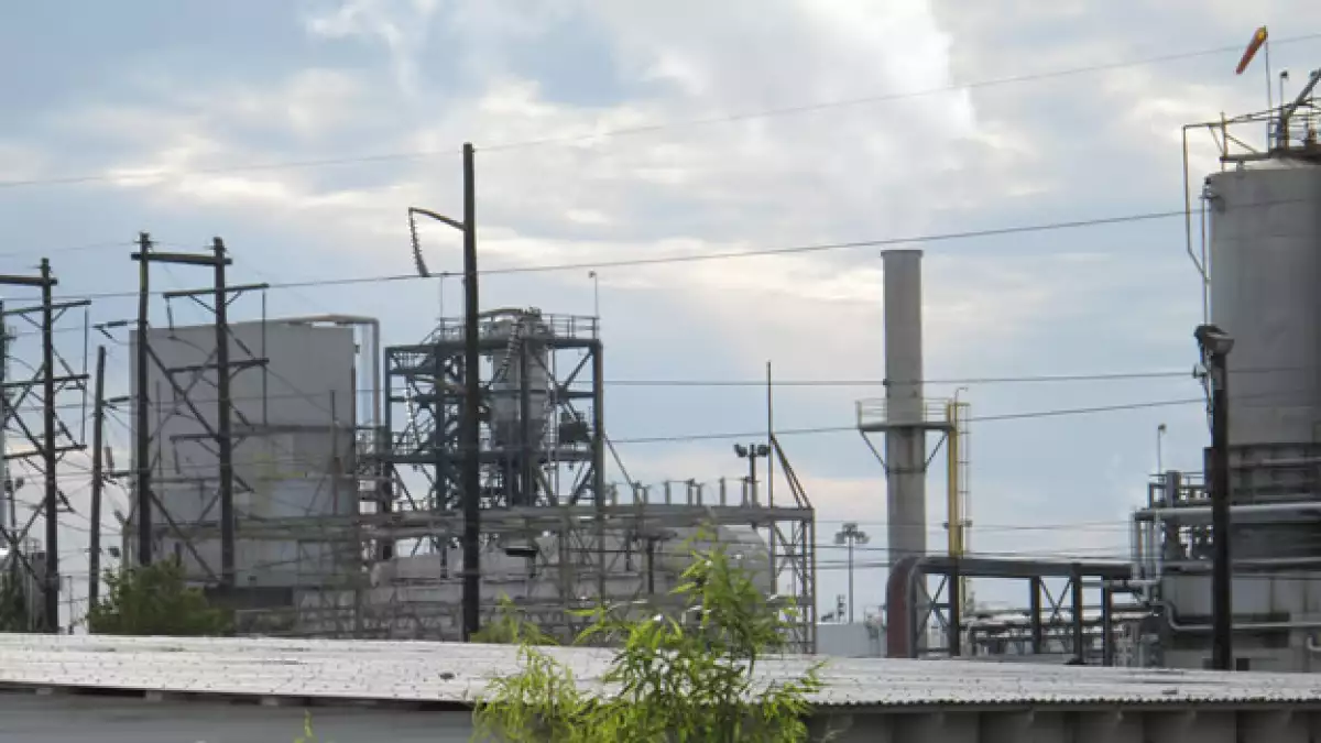la ciudad de mossville esta rodeada de industrias
