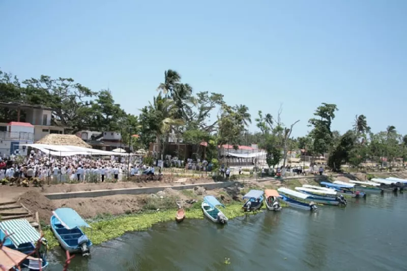 Justo ahora que recibió un donativo de ocho millones de pesos, la actriz ha decidido seguir con la recuperación de La Antigua, Veracruz en lo que será la segunda etapa de reconstrucción.