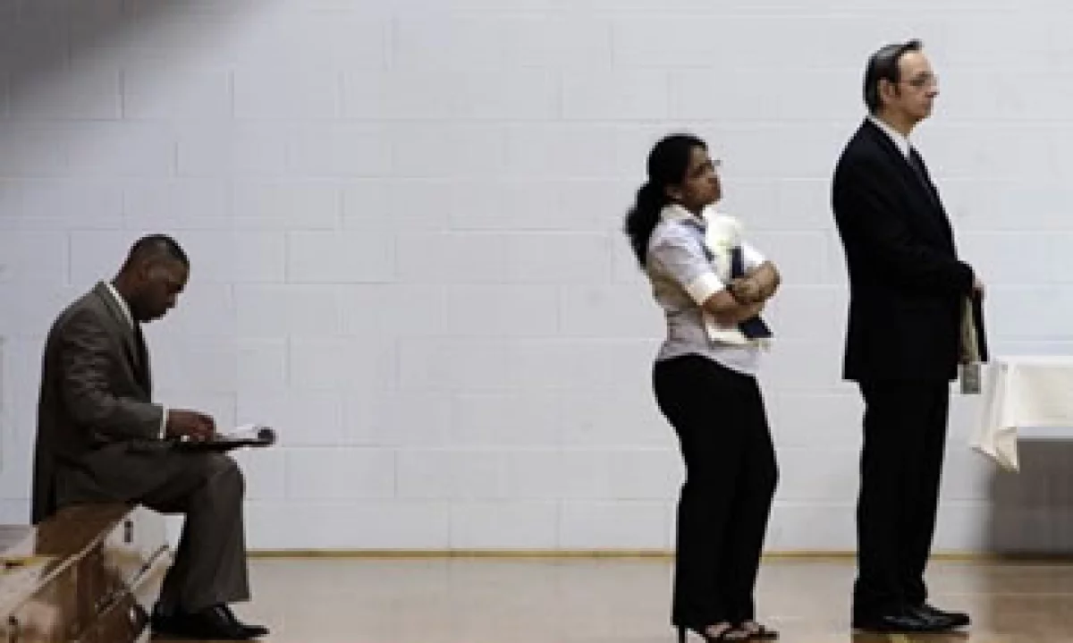 El promedio móvil de solicitudes iniciales se situó en 426,750. (Foto: AP)