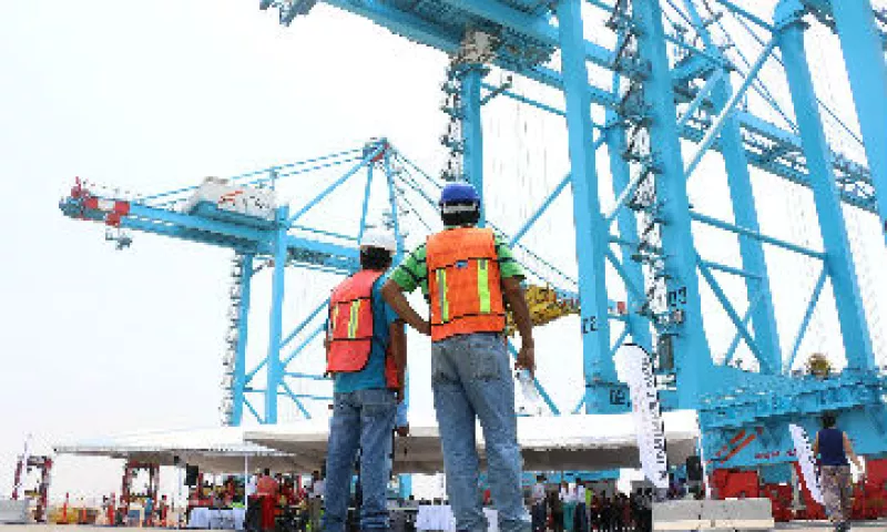 Puerto de L�zaro C�rdenas-Mich.