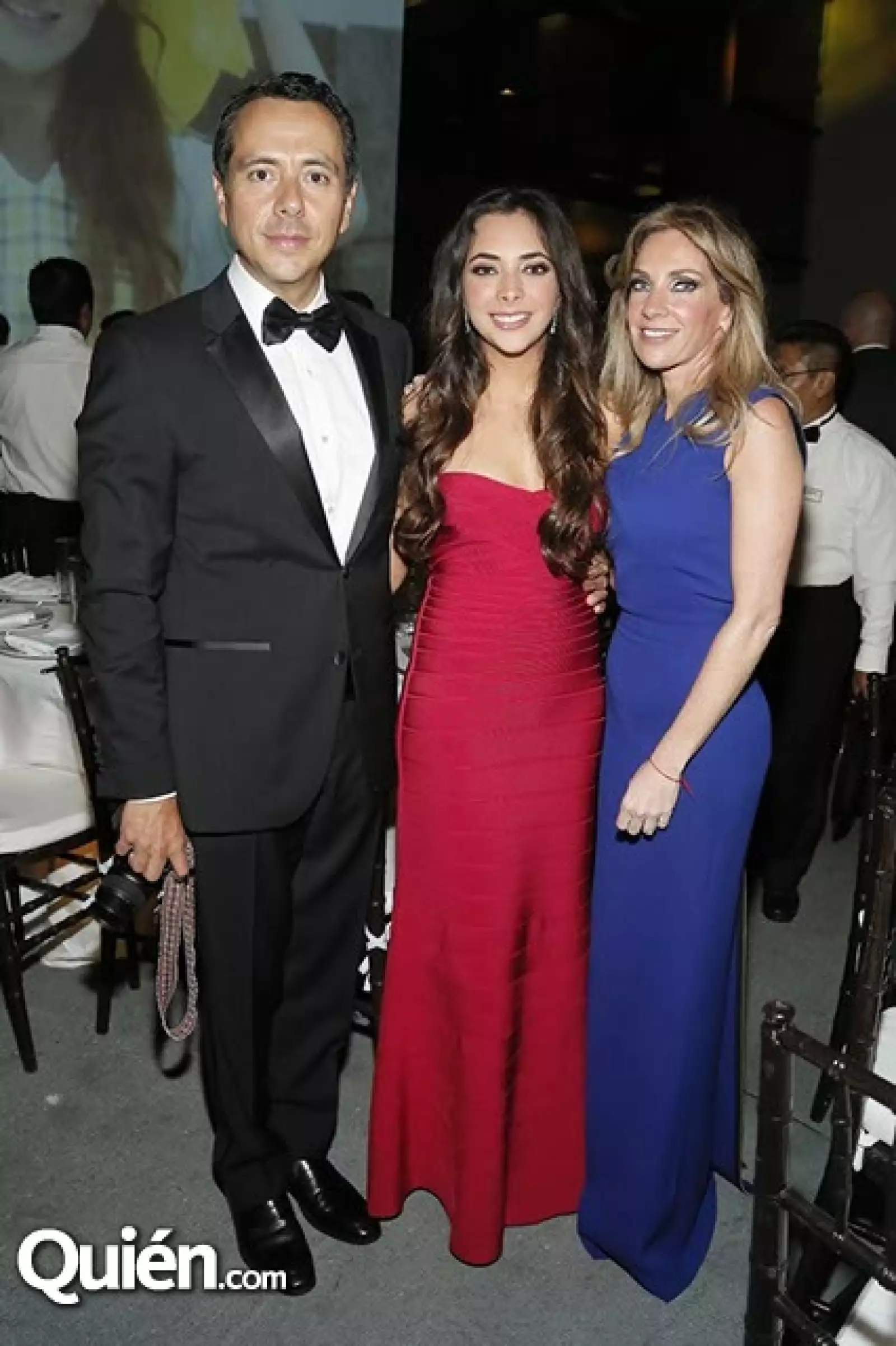 Alejandro,Johanna y Maru Serna