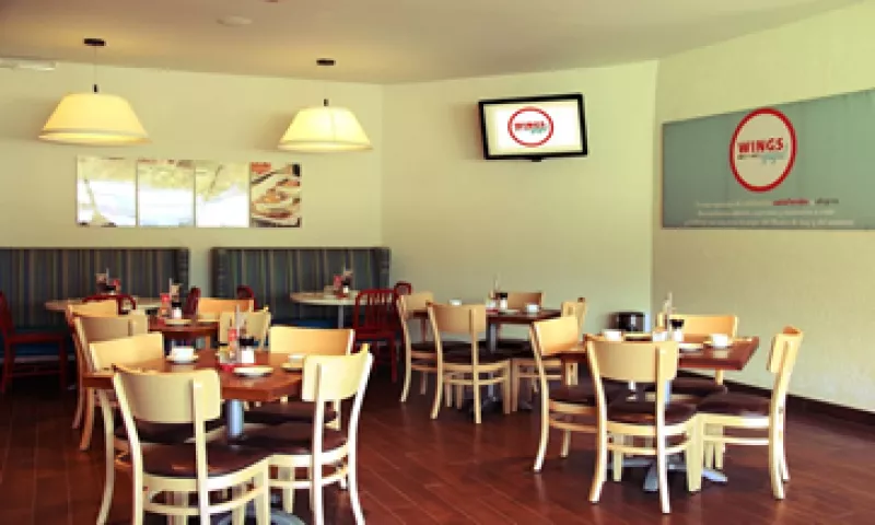 La cadena de cafeterías espera aumentar en 6% el tráfico de clientes en cada establecimiento transformado. (Foto: Cortesía de Wings)