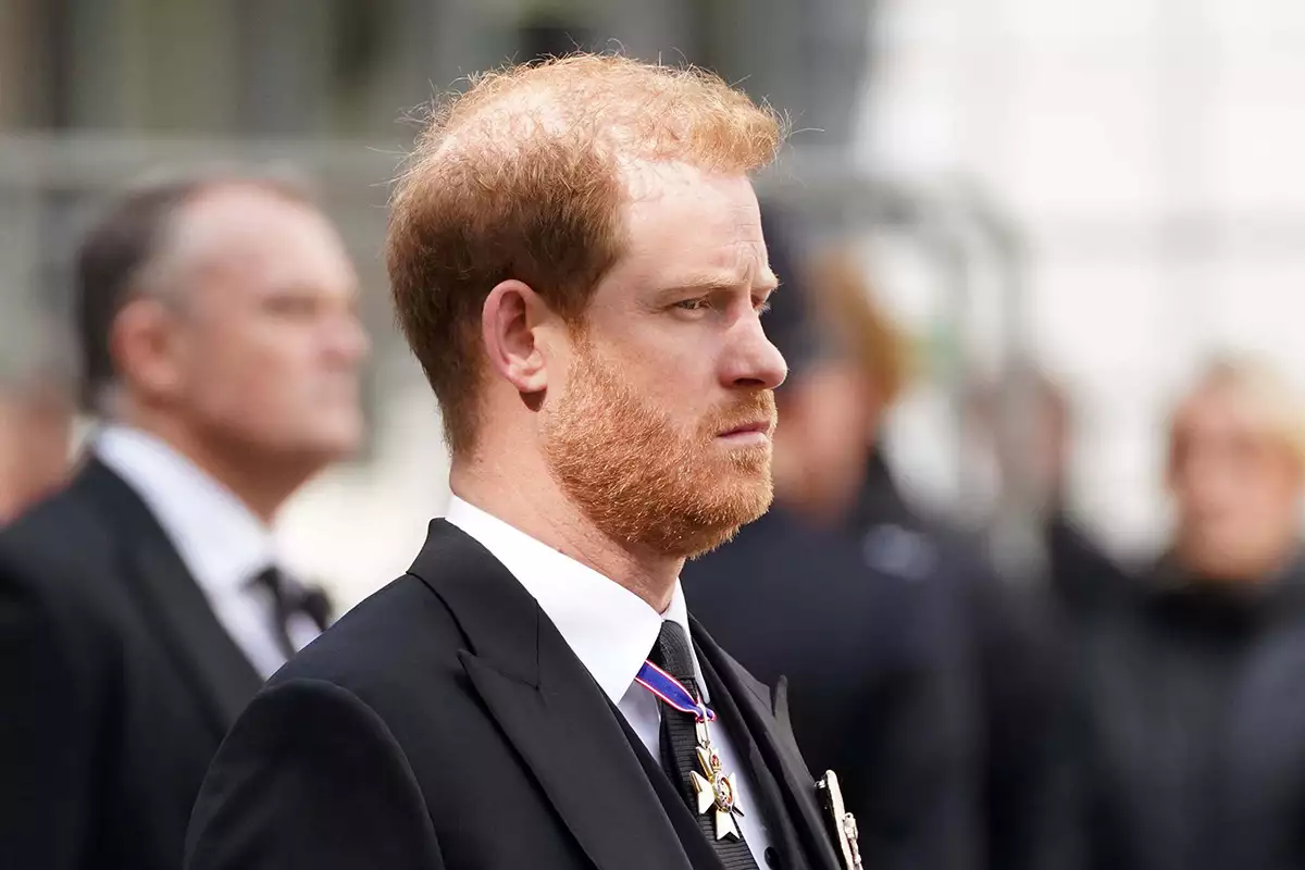 Príncipe Harry hace cambios de última hora a su autobiografía tras muerte de la Reina Isabel