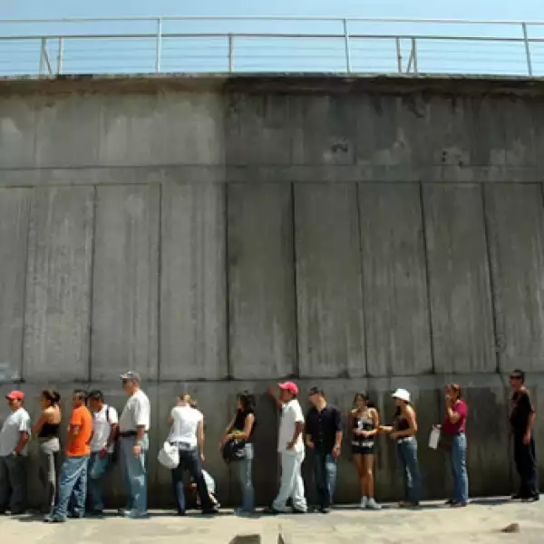 Decentas de personas acudieron al penal de Veracruz para saber los resultados de la audición