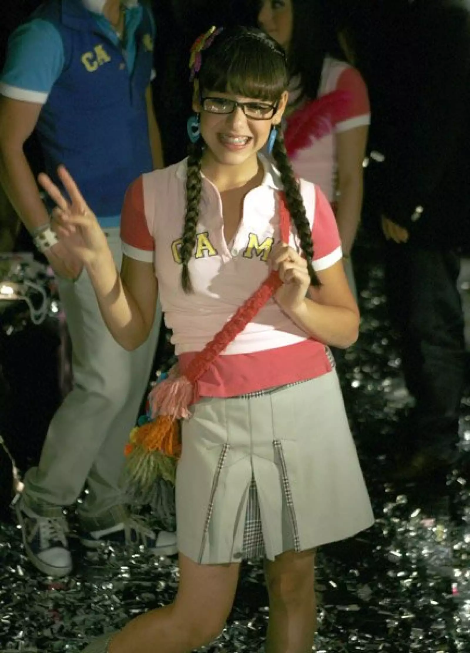 Muchas niñas ya imitan la forma de vestir de `Patito Feo´, interpretado por Danna Paola.