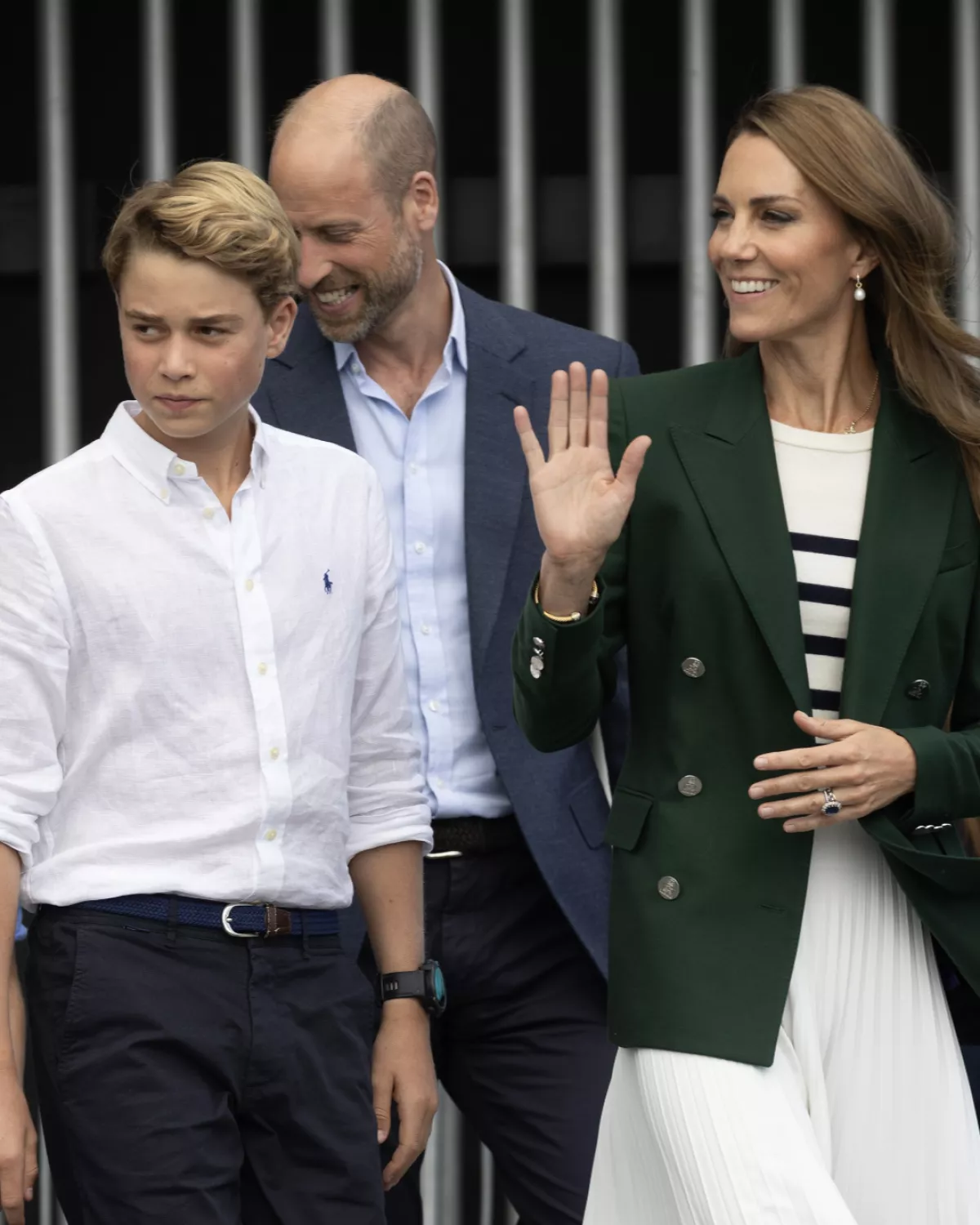 El príncipe William y Kate Middleton en una salida familiar con sus hijos George, Charlotte y Louis en los Juegos de la Commonwealth en Glasgow