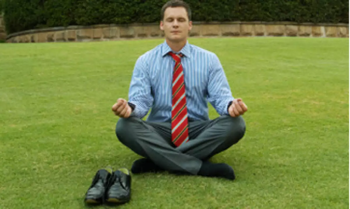 La meditación es una práctica que ayuda a reducir la ansiedad y el estrés recientemente utilizada por empresas financieras en EU. (Foto: Thinkstock)