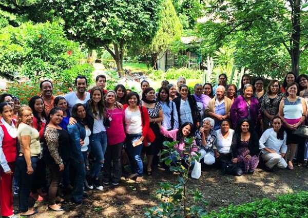 El actor se mostró orgulloso de que él y su esposa pudieron celebrar a muchas mamás en su día, originarias de Guanajuato.
