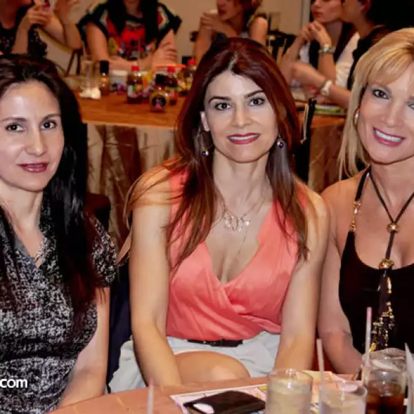 Martha García de Machado, Maricarmen S. de Martínez y Verónica Lepeley