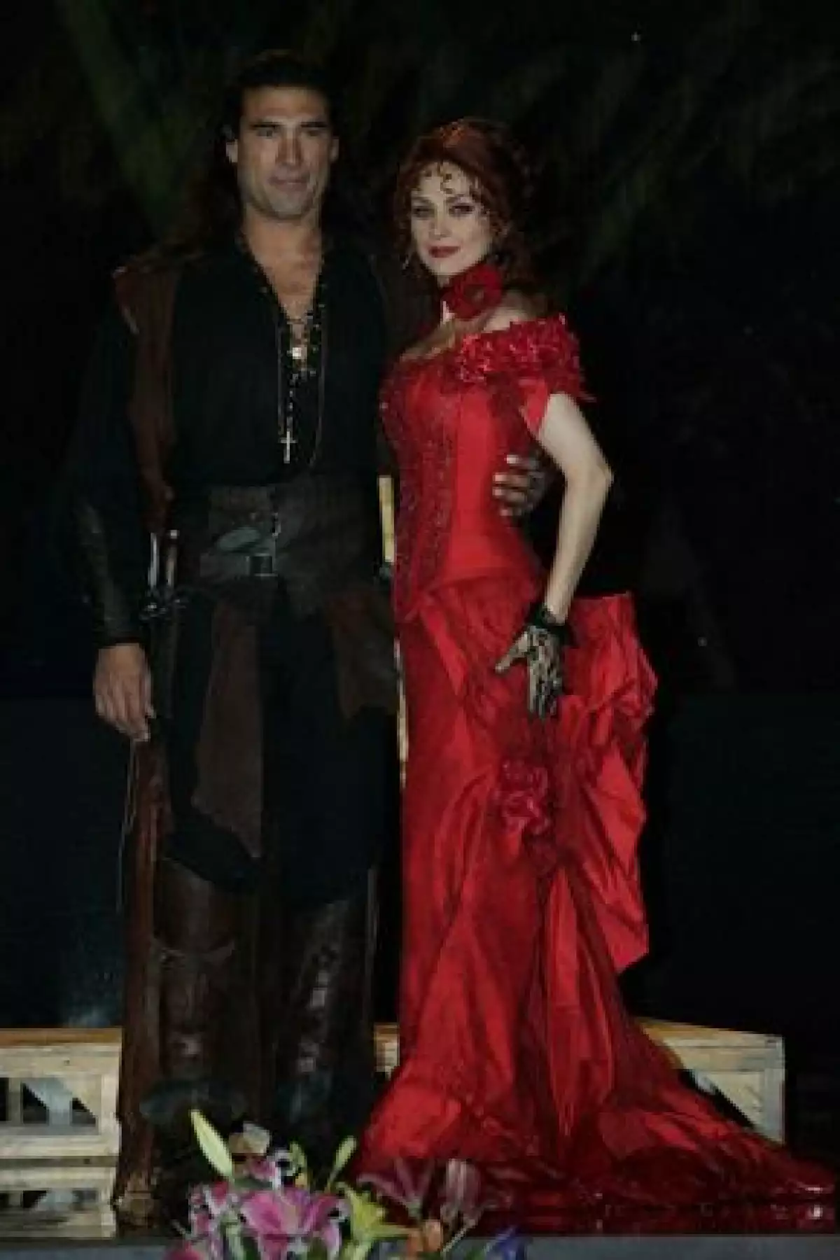 Álvaro Cueva, crítico de televisión y columnista de Milenio Diario, asegura que Yáñez ya es mayor para el papel de Juan del Diablo y Arámbula no tiene el nivel que requiere el personaje.