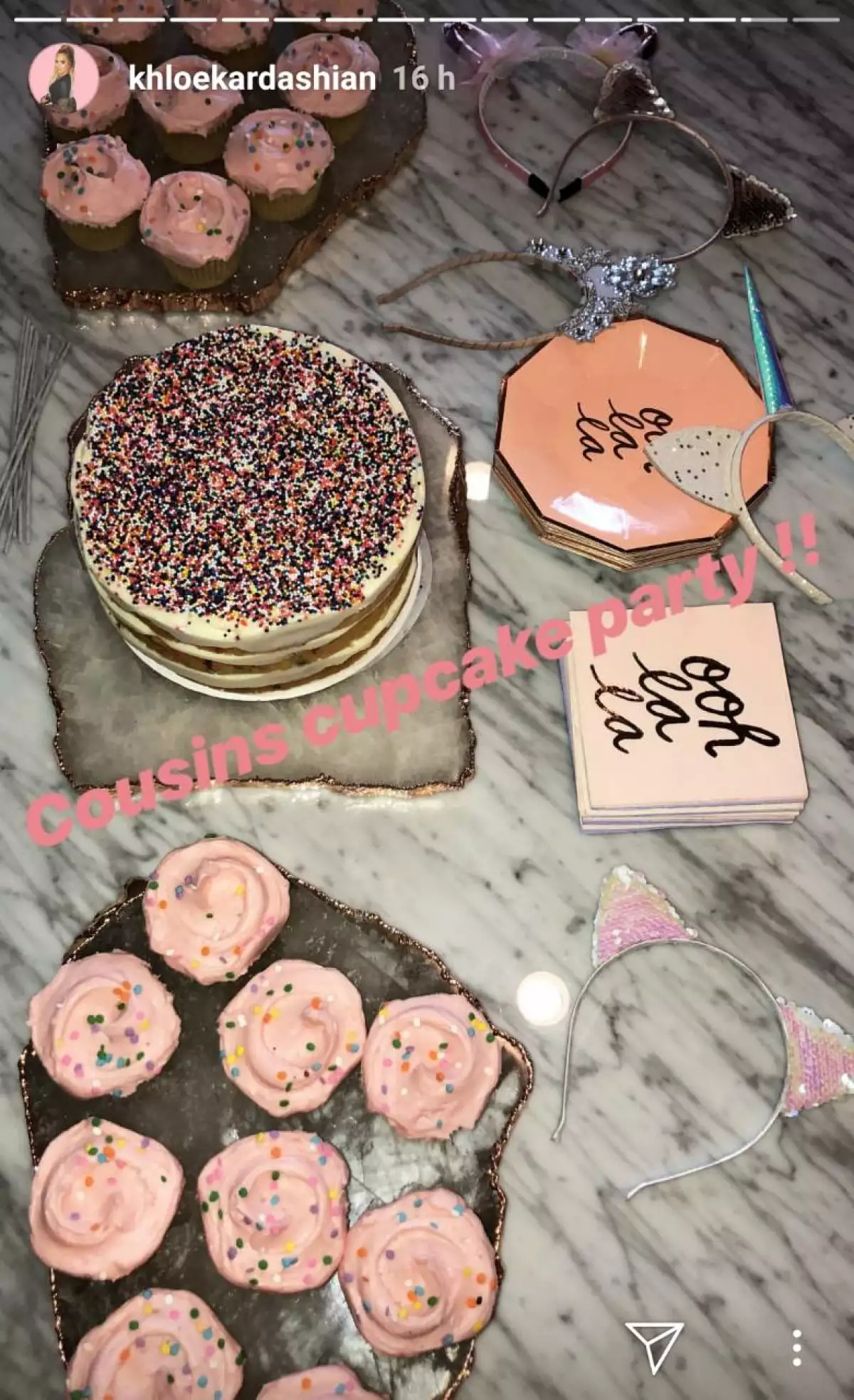 Pastel del cupcake party de las babys Kardashian