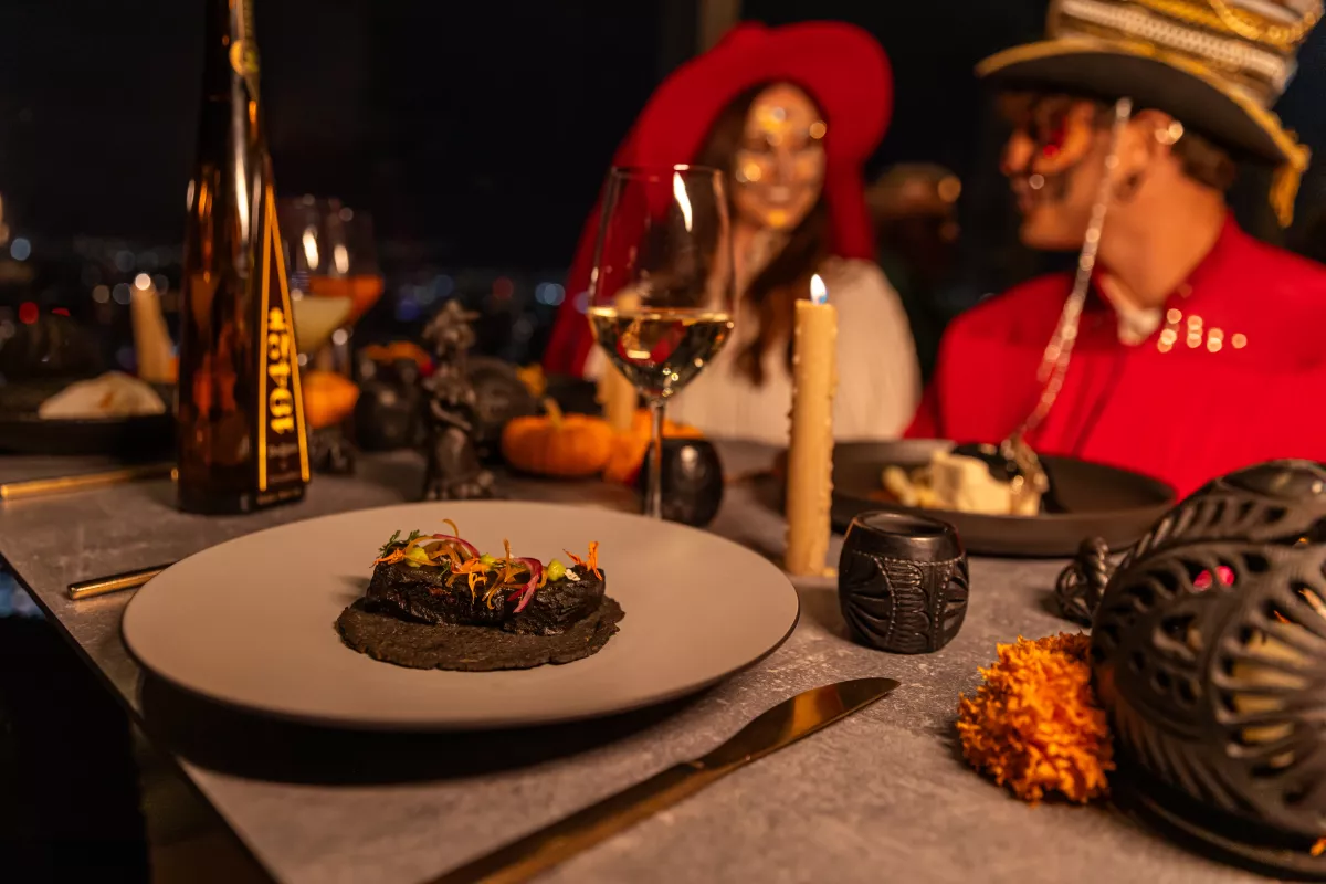 CENA NEGRA