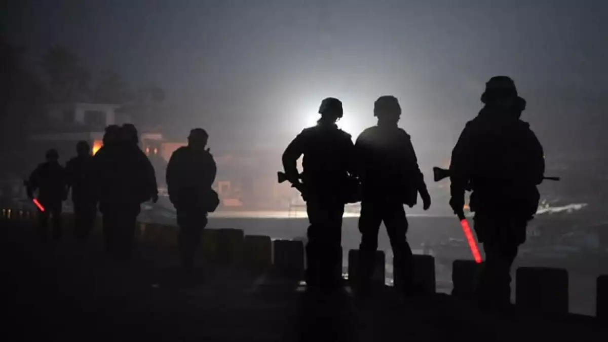 Soldados de Corea del Sur patrullan la frontera con Corea del Norte